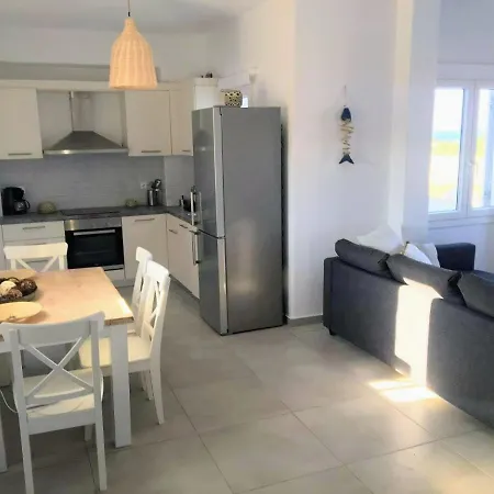 Quiet 2-bedroom Sea View With Shared Pool Hébergement de vacances *