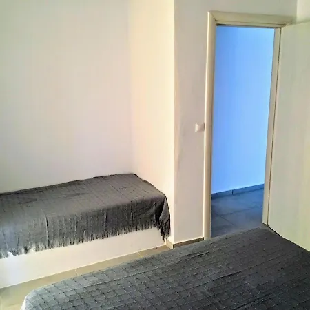 Дом отдыха Quiet 2-bedroom Sea View With Shared Pool