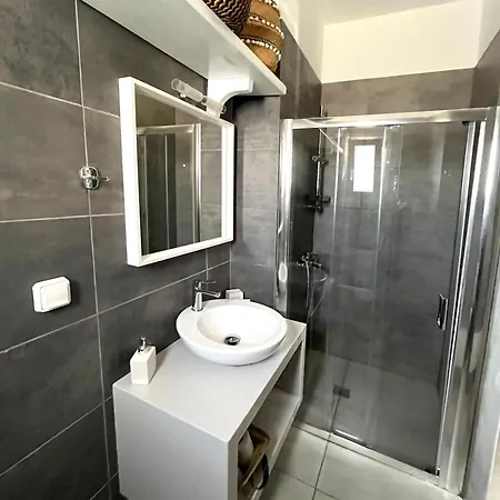 Quiet 2-bedroom Sea View With Shared Pool